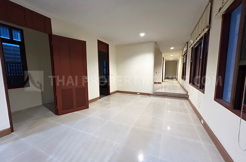 House with Private Pool in Sukhumvit 